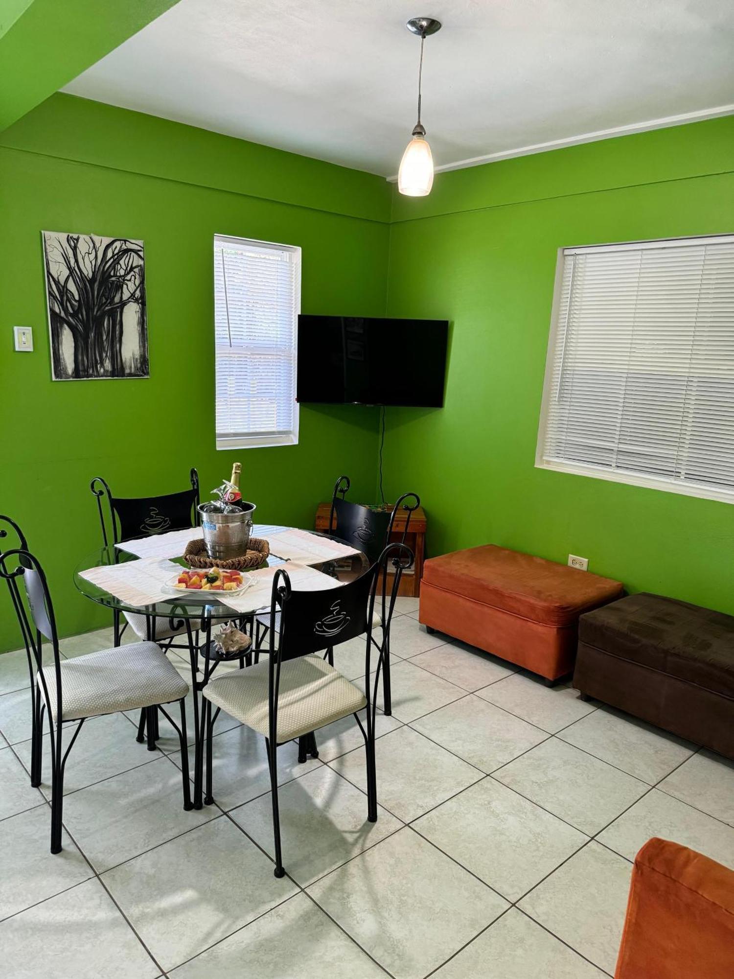Tropical Apartments Tobago Scarborough Luaran gambar